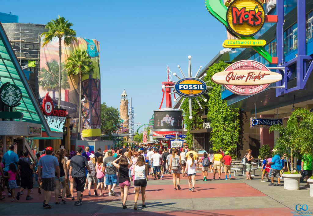 ORLANDO,USA - AUGUST 23, 2014 : A crowd of visitors walking