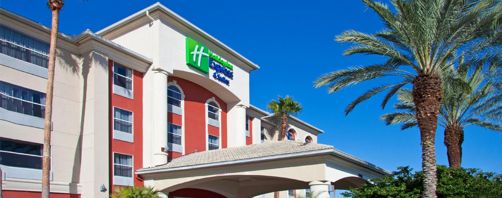 Orlando Hotels With A Shuttle To Port Canaveral Go Port Blog   Holiday Inn Express Orlando Airport 